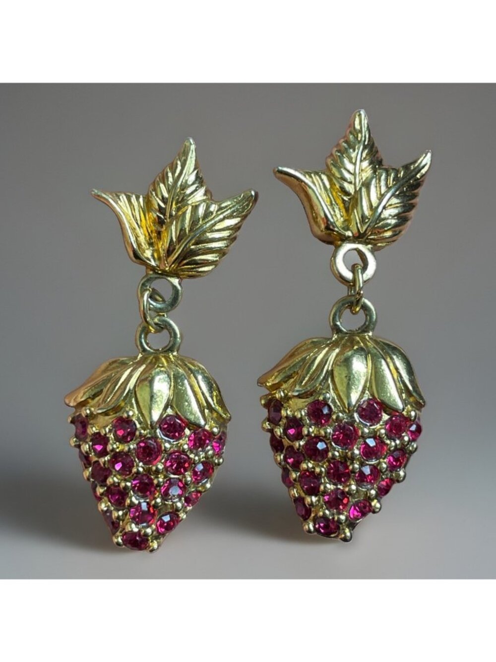Vintage Avon Fuchsia Rhinestone Strawberry Stud Pierced Earrings